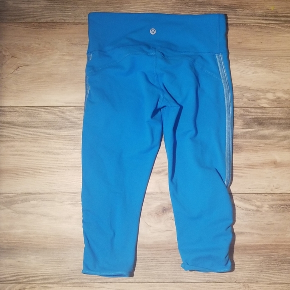 Lululemon teal capri leggings size 4 - Picture 2 of 7